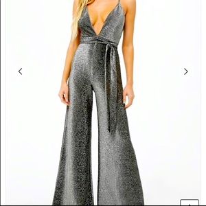 Forever 21. Size M. Black/silver. Never been worn.